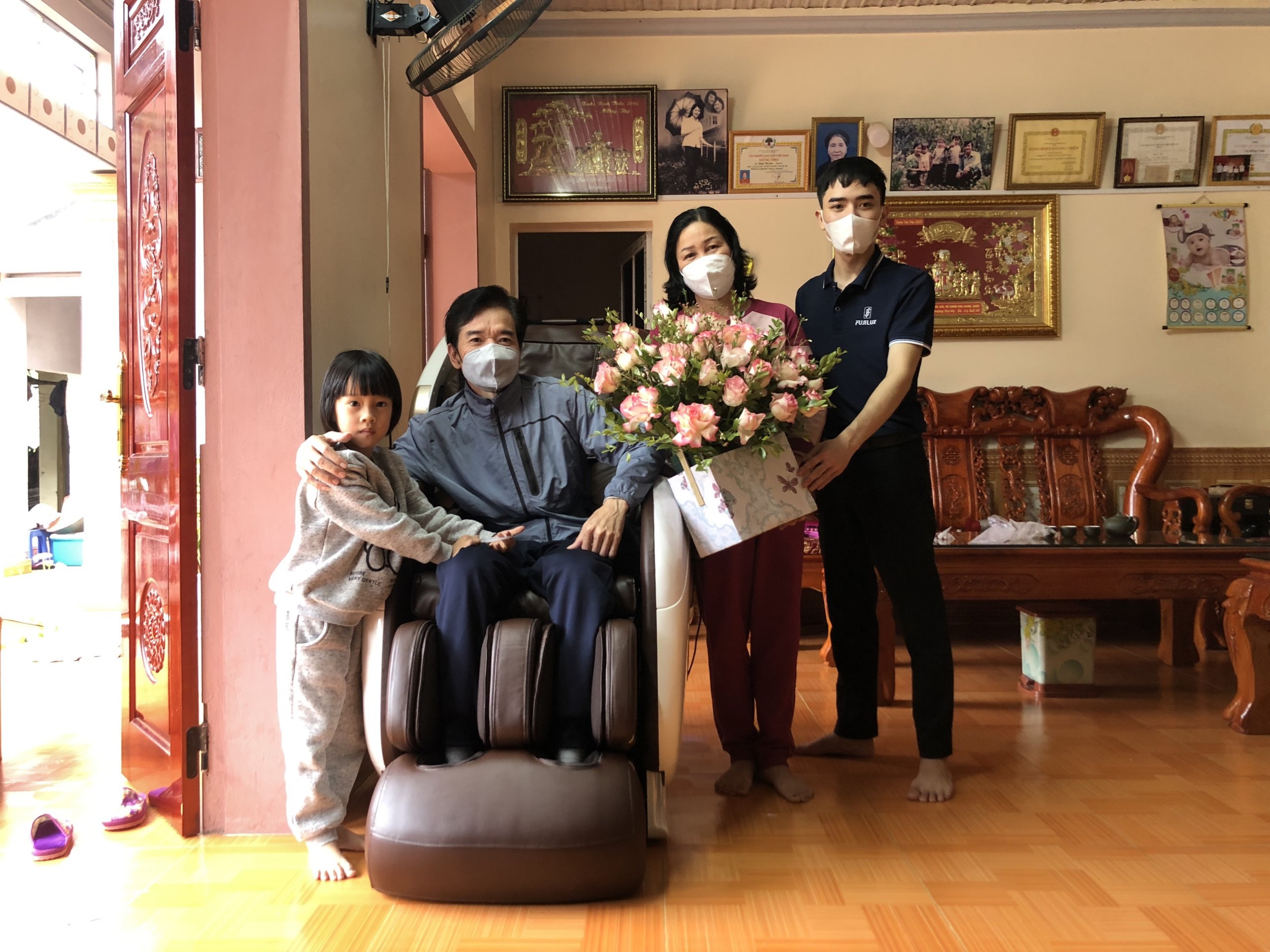 ghế massage Phú Thọ, ghế massage Yên Bái, ghế massage Hà Nội, ghế massage toàn thân, ghế mát xa, ghế massage uy tín, chống đau lưng, chống mệt mỏi, ghế massage tốt